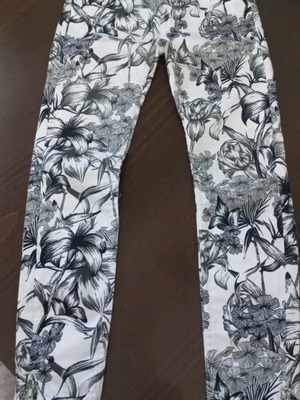 Zara women's pants like new, size S 36 8, black and white