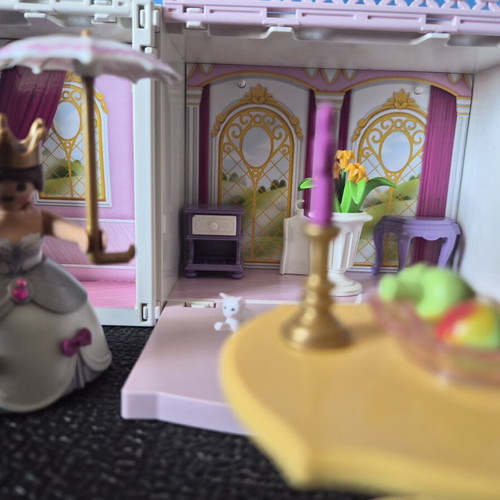 Playmobil Game Box "Πριγκιπικό Παλάτι" used with accessories