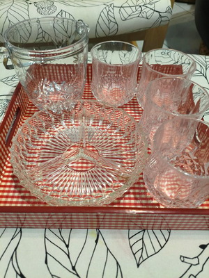 Vintage glassware set like new with ice bucket and snack plate