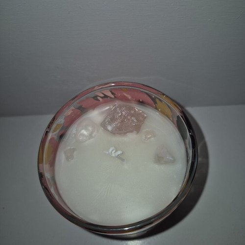 Rose quartz crystal candle with jasmine scent