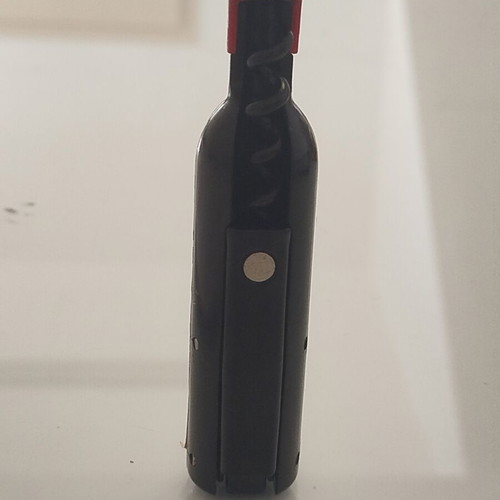 Bottle Opener Magnet new, for beer and wine