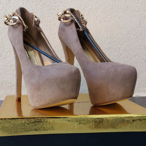 Beige high-heeled pumps new, size 36, with gold straps