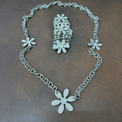 Folli Follie necklace and bracelet set silver like new