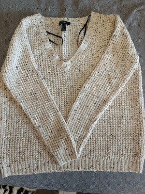 Pullover like new with neckline, cream with black and brown speckles