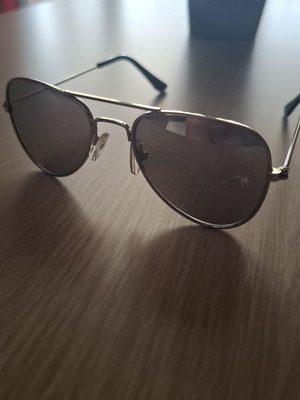 Children's sunglasses like new