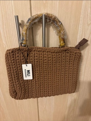 Knitted handbag with bamboo handles new, brown