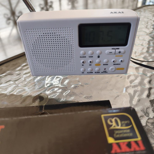 Akai World Band Radio new, unused