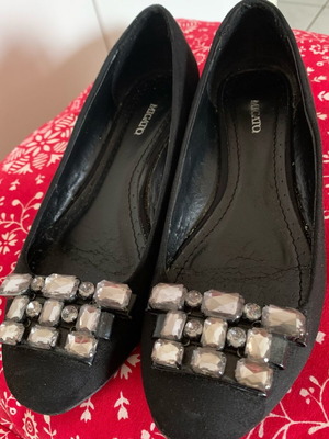 Migato Suede Pumps Size 39 with Buckle Like New, Black