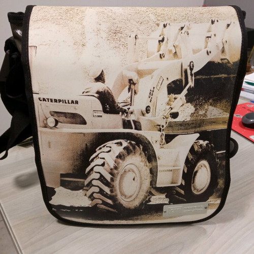 CAT messenger bag new, very durable material