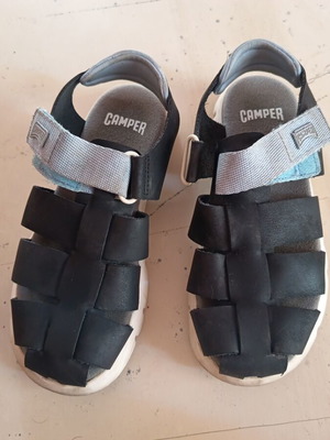 Camper Ανατομικά πέδιλα μέγεθος 30 μεταχειρισμένα, στενή γραμμή μαύρο γκρι