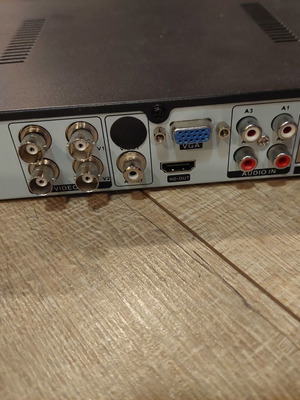 Σύστημα CCTV μεταχειρισμένο με 3 κάμερες και καταγραφικό