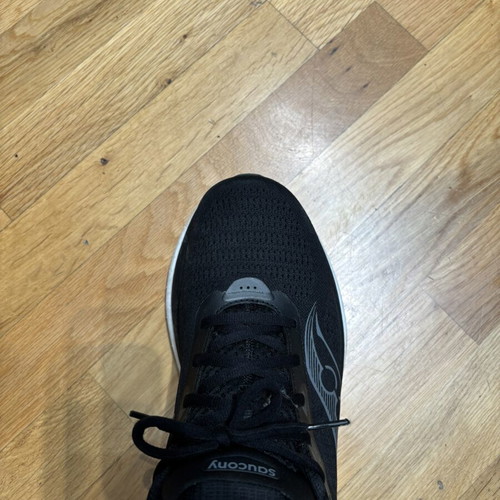 Saucony Triumph 23 athletic shoes new, size 45, black and white