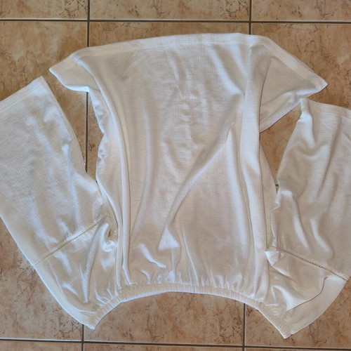 White Pull & Bear blouse like new with off-shoulder and 3/4 sleeve size M