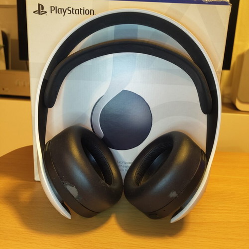 Sony PlayStation Pulse 3D Wireless Headset like new with box