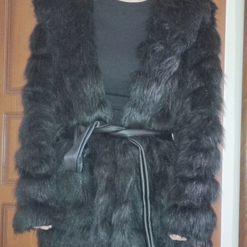Anel black faux fur with hood and belt like new