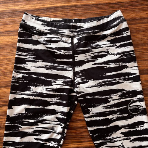 GSA leggings size M like new, black and white