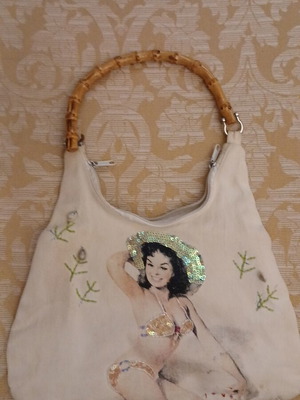 Vintage canvas shoulder bag with bamboo handle and pin-up sequin design