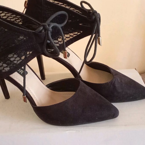 Suede pumps ankle boot style with zipper, heel 9 cm, like new, size 37, black