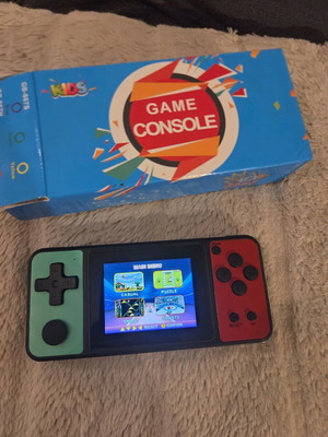 32 Bit game console with 139 built-in games, 3.0" IPS screen, new
