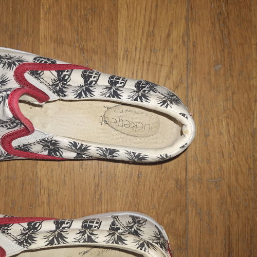 BucketFeet sneakers hand-painted pineapple design like new, size 38, white and red