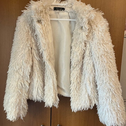 Fluffy faux fur jacket On Line like new, size S, white