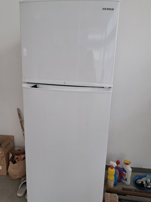 Samsung refrigerator used by student
