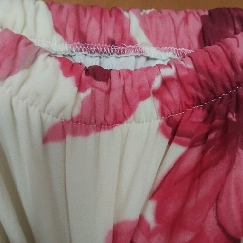 Skirt with pink flowers