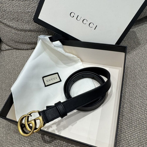 Gucci GG Marmont Thin Leather Belt size 75 like new, black and brass