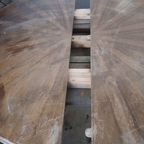 Round extendable coffee table used