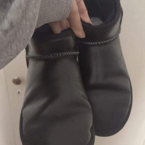 Ugg Mini Boots Size 38 Like New, Black