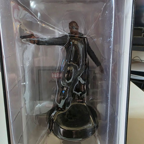 Marvel Movie Collection Nick Fury figure and magazine like new, issue 42