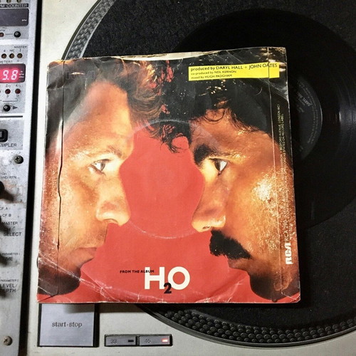 Daryl Hall + John Oates Maneater βινύλιο 7" 45 RPM single μεταχειρισμένο, rock
