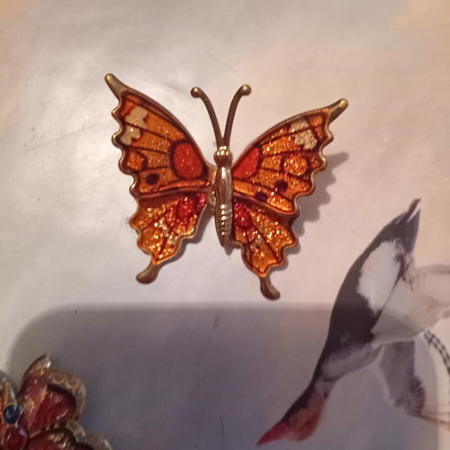 Vintage butterfly brooches like new, colorful