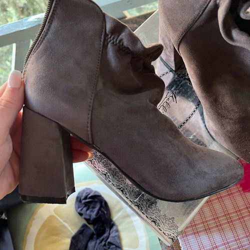 Grey ankle boots size 36 new with 6 cm heel