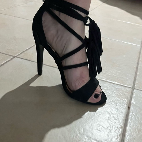 Black suede high-heeled sandals like new, size 36