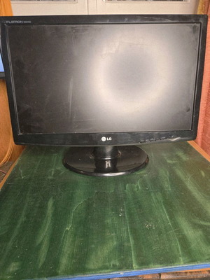 LG 21inch Monitor like new with VGA output