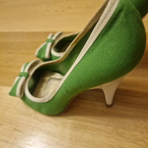 Jessica Simpson peep toe pumps used, size 37, green and white