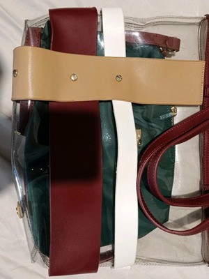 Axel handbag like new with detachable pouch