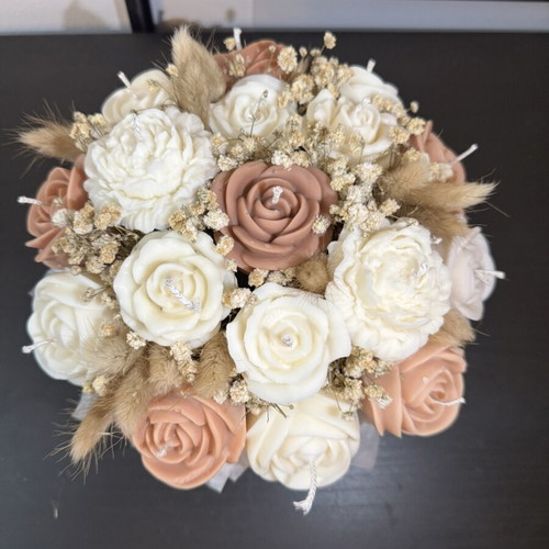 Bouquet candle with unique aromas