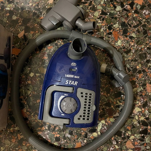 Star vacuum cleaner 1400W Max like new