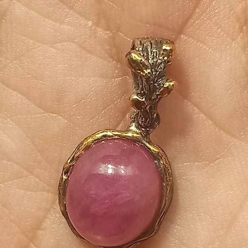 Pendant with 1 natural cabochon ruby 15 ct new