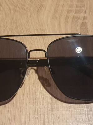 Мъжки слънчеви очила Invu черни с метална рамка като нови