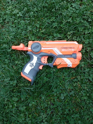 NERF n-strike elite firestrike