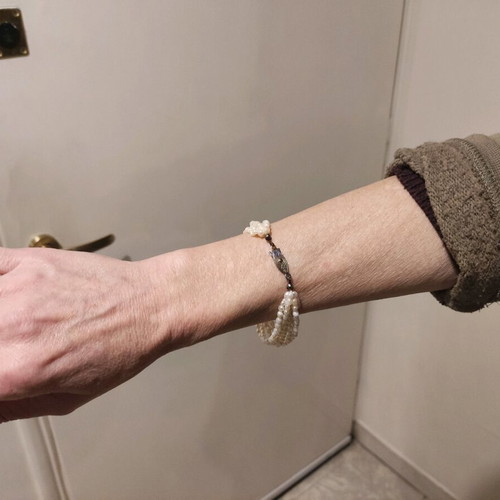 Vintage freshwater pearl bracelet in like new condition, 18cm