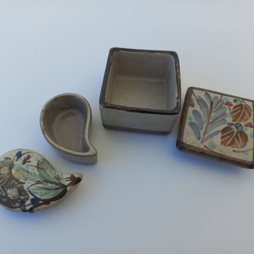 Set of 2 vintage handmade ceramic jewelry boxes like new