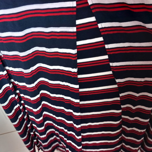 Dress BSB small elastic with side slits like new, white and blue