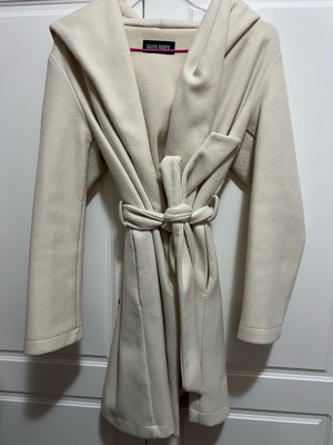 Cream paltozaketa coat used, very good condition, size S