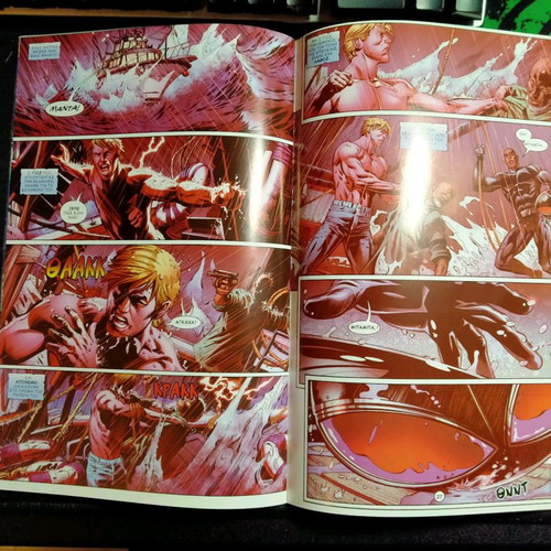 AquaMan comic like new