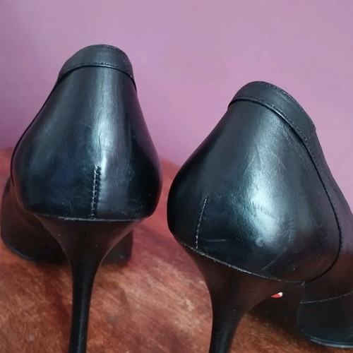 Zara pointed black pumps used, size 39