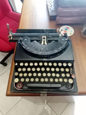 Γραφομηχανή Remington μεταχειρισμένη, αντίκα, χωρίς καπάκι